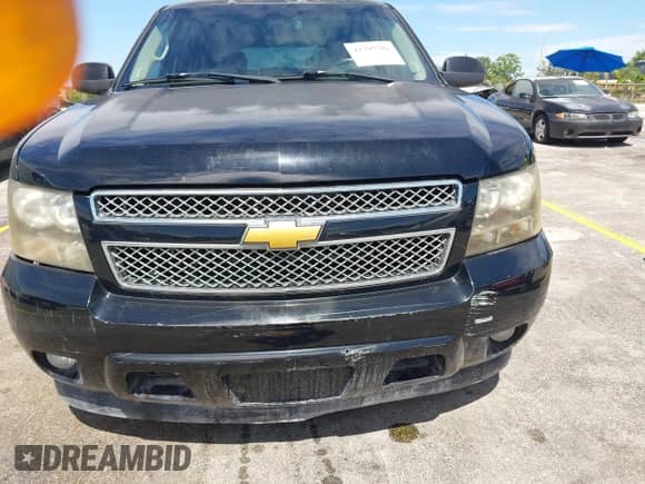 2007 Chevrolet Suburban LTZ z VIN 1GNFK16337J222829, wystawiony jako IAAI lot #42795781 z przebiegiem Nie podano mil oraz . Historia ofert i sprzedaży dostępna na DreamBid. Obrazek 6.