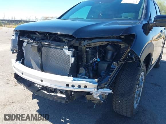 2025 Honda Passport TrailSport with VIN 5FNYF8H66SB012537, listed as a IAAI auction lot 43332615 with 1,998 mi miles and . Bid and sale history available at DreamBid. Image 6.