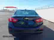 2018 Chevrolet Cruze LS z VIN 1G1BC5SM8J7156155, wystawiony jako IAAI lot #43294819 z przebiegiem 70 176 mil mil oraz . Historia ofert i sprzedaży dostępna na DreamBid. Obrazek 16.