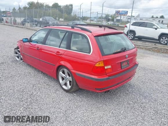 2004 BMW 3 Series 325i with VIN WBAEN33484PC13265, listed as a IAAI auction lot 43352495 with 175,475 mi miles and . Bid and sale history available at DreamBid. Image 3.