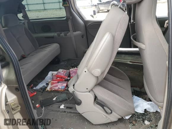 2003 Dodge Caravan Sport with VIN 2D4GP44R43R253281, listed as a Copart auction lot 62052605 with 69,829 mi miles and Non repairable. Bid and sale history available at DreamBid. Image 11.