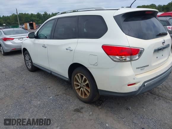 2013 Nissan Pathfinder Platinum with VIN 5N1AR2MN2DC618352, listed as a IAAI auction lot 43030481 with 160,113 mi miles and . Bid and sale history available at DreamBid. Image 3.