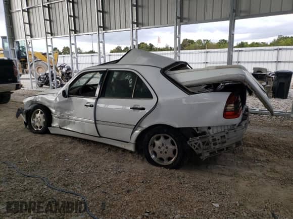 1999 Mercedes-Benz C 230/260/280/320 с VIN WDBHA24G4XA804338, выставлен на аукционе Copart как лот 85703795 с пробегом 189 710 миль миль и Списание • Salvage title. История ставок и продаж доступна на DreamBid. Изображение 2.