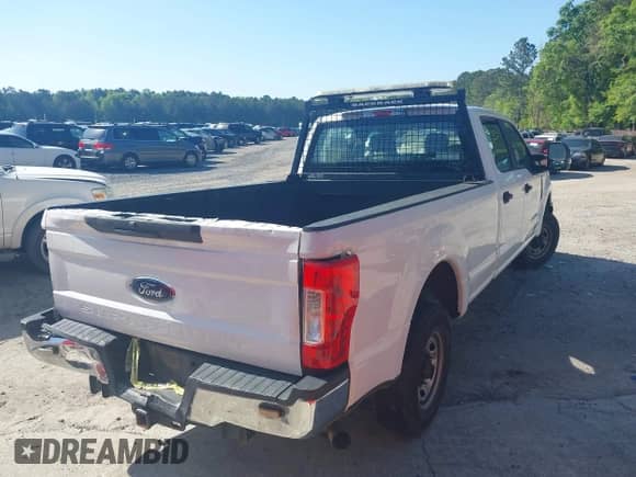 2019 Ford F-250 XL с VIN 1FT7W2A60KEC73618, выставлен на аукционе IAAI как лот 41949278 с пробегом 190 454 миль миль и . История ставок и продаж доступна на DreamBid. Изображение 4.