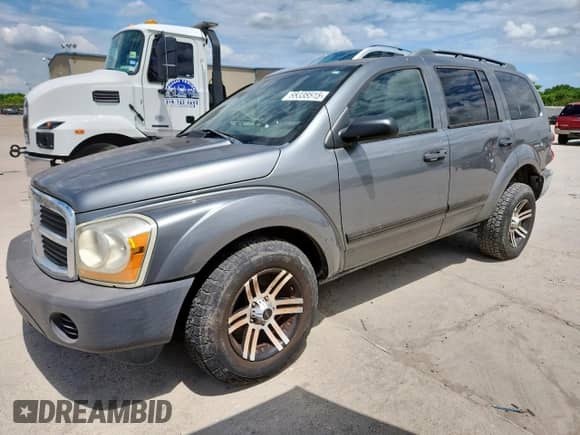 2005 Dodge Durango SXT with VIN 1D4HD38NX5F601092, listed as a Copart auction lot 63338515 with 301,984 mi miles and Clean title. Bid and sale history available at DreamBid. Image 1.