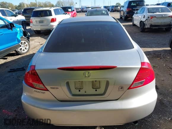 2007 Honda Accord LX z VIN 1HGCM72367A006070, wystawiony jako IAAI lot #43416382 z przebiegiem 179 324 mil mil oraz . Historia ofert i sprzedaży dostępna na DreamBid. Obrazek 12.