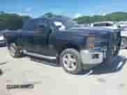 2016 Chevrolet Silverado 2500HD LT z VIN 1GC1KVEG9GF296399, wystawiony jako IAAI lot #42742189 z przebiegiem 127 470 mil mil oraz . Historia ofert i sprzedaży dostępna na DreamBid. Obrazek 1.