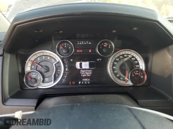 2016 Ram 1500 Laramie z VIN 1C6RR7VM3GS280830, wystawiony jako Copart lot #80669555 z przebiegiem 202 998 mil mil oraz Czysty tytuł • Clean title. Historia ofert i sprzedaży dostępna na DreamBid. Obrazek 9.