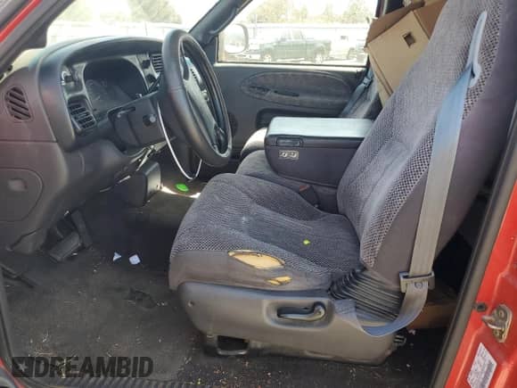 1998 Dodge 1500 с VIN 3B7HC13Z7WG207659, выставлен на аукционе Copart как лот 52701725 с пробегом Не указан миль и Чистый • Clean title. История ставок и продаж доступна на DreamBid. Изображение 7.