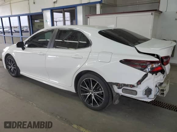 2024 Toyota Camry SE with VIN 4T1G11BK9RU114578, listed as a Copart auction lot 81834905 with 24,602 mi miles and Salvage title. Bid and sale history available at DreamBid. Image 2.