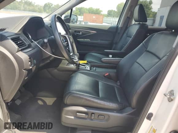 2018 Honda Pilot EX-L z VIN 5FNYF6H51JB014013, wystawiony jako Copart lot #55892275 z przebiegiem 54 267 mil mil oraz Czysty tytuł • Clean title. Historia ofert i sprzedaży dostępna na DreamBid. Obrazek 7.