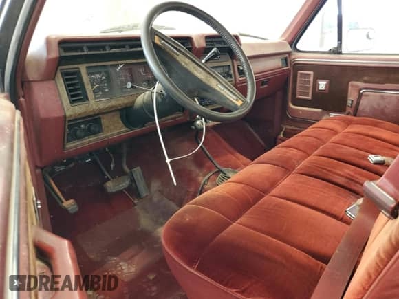 1986 Ford F-150 z VIN 1FTEF14NXGPB18719, wystawiony jako Copart lot #56383625 z przebiegiem 16 249 mil mil oraz Szkoda całkowita • Salvage title. Historia ofert i sprzedaży dostępna na DreamBid. Obrazek 8.
