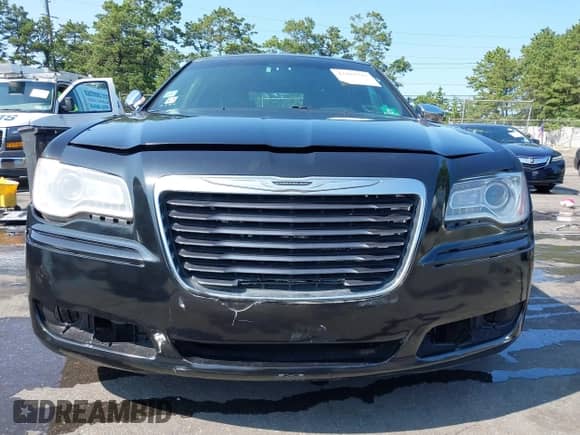 2014 Chrysler 300 с VIN 2C3CCARG0EH358300, выставлен на аукционе IAAI как лот 42898242 с пробегом 106 миль миль и . История ставок и продаж доступна на DreamBid. Изображение 12.