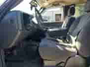 2007 Chevrolet Silverado 1500 LS z VIN 2GCEK13V971167467, wystawiony jako Copart lot #85285725 z przebiegiem 158 325 mil mil oraz Czysty tytuł • Clean title. Historia ofert i sprzedaży dostępna na DreamBid. Obrazek 7.