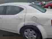 2009 Dodge Avenger SE z VIN 1B3LC46B19N528281, wystawiony jako IAAI lot #42495466 z przebiegiem 175 742 mil mil oraz . Historia ofert i sprzedaży dostępna na DreamBid. Obrazek 6.