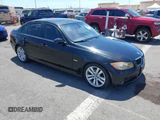 2007 BMW 3 Series 328i z VIN WBAVA33567KX75653, wystawiony jako IAAI lot #43207041 z przebiegiem 106 738 mil mil oraz . Historia ofert i sprzedaży dostępna na DreamBid. Obrazek 1.