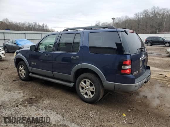 2006 Ford Explorer XLT with VIN 1FMEU63816UB20868, listed as a Copart auction lot 86193244 with 238,836 mi miles and Salvage title. Bid and sale history available at DreamBid. Image 2.