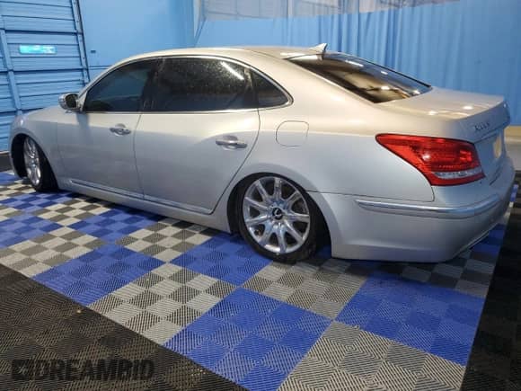 2012 Hyundai Equus Ultimate with VIN KMHGH4JH9CU046762, listed as a Copart auction lot 63320665 with 132,662 mi miles and Clean title. Bid and sale history available at DreamBid. Image 2.