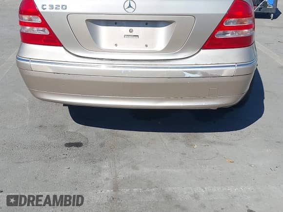 2002 Mercedes-Benz C 230/260/280/320 с VIN WDBRF64J92F233899, выставлен на аукционе IAAI как лот 43494107 с пробегом 210 310 миль миль и . История ставок и продаж доступна на DreamBid. Изображение 6.