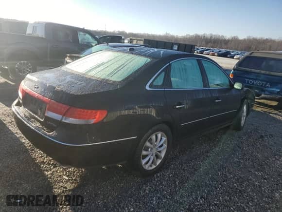 2007 Hyundai Azera SE с VIN KMHFC46F07A212403, выставлен на аукционе Copart как лот 43539535 с пробегом 74 847 миль миль и Списание • Salvage title. История ставок и продаж доступна на DreamBid. Изображение 3.