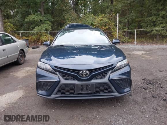 2021 Toyota Camry SE Nightshade z VIN 4T1G11AK1MU559391, wystawiony jako IAAI lot #43300222 z przebiegiem 68 327 mil mil oraz . Historia ofert i sprzedaży dostępna na DreamBid. Obrazek 12.