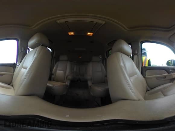 2013 Chevrolet Suburban LTZ z VIN 1GNSCKE06DR374285, wystawiony jako IAAI lot #42281265 z przebiegiem 111 394 mil mil oraz . Historia ofert i sprzedaży dostępna na DreamBid. Obrazek 18.