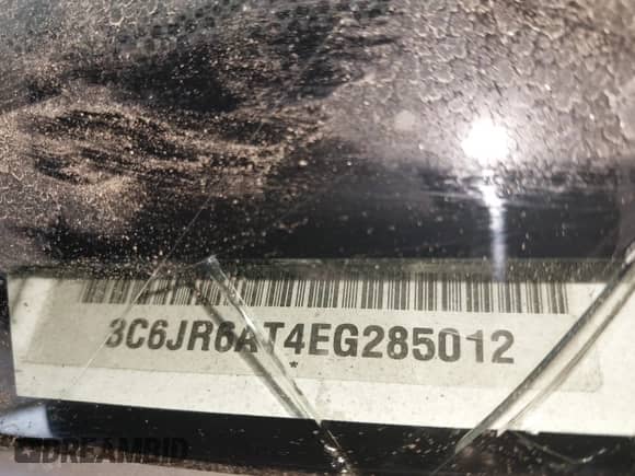 2014 Ram 1500 Express z VIN 3C6JR6AT4EG285012, wystawiony jako IAAI lot #42867183 z przebiegiem Nie podano mil oraz . Historia ofert i sprzedaży dostępna na DreamBid. Obrazek 9.