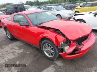 2005 Ford Mustang Deluxe z VIN 1ZVFT80N955206405, wystawiony jako IAAI lot #43092659 z przebiegiem 164 423 mil mil oraz . Historia ofert i sprzedaży dostępna na DreamBid. Obrazek 1.