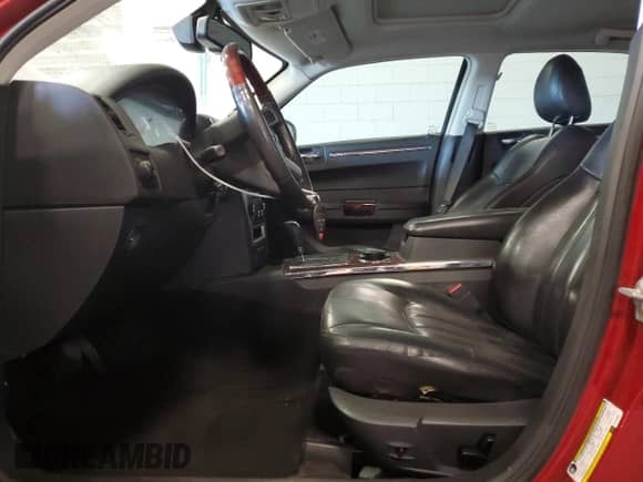 2008 Chrysler 300 C с VIN 2C3LK63H88H120880, выставлен на аукционе Copart как лот 56053385 с пробегом 187 257 миль миль и Списание • Salvage title. История ставок и продаж доступна на DreamBid. Изображение 7.