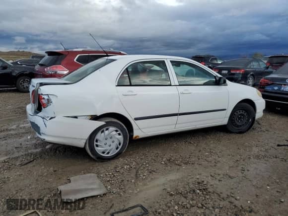 2006 Toyota Corolla LE with VIN 1NXBR32E16Z742610, listed as a Copart auction lot 82524935 with 272,414 mi miles and Salvage title. Bid and sale history available at DreamBid. Image 3.