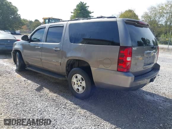 2011 Chevrolet Suburban LT z VIN 1GNSCJE09BR344091, wystawiony jako IAAI lot #43487649 z przebiegiem 182 652 mil mil oraz . Historia ofert i sprzedaży dostępna na DreamBid. Obrazek 3.