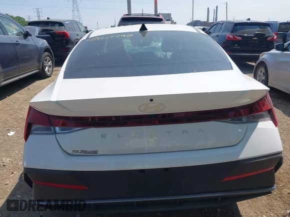 2025 Hyundai Elantra SE with VIN KMHLL4DGXSU943958, listed as a IAAI auction lot 42407792 with 2,483 mi miles and . Bid and sale history available at DreamBid. Image 17.