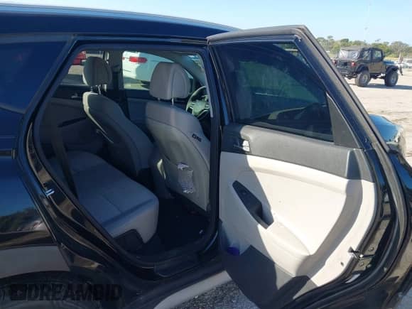 2018 Hyundai Tucson SEL с VIN KM8J33A40JU671964, выставлен на аукционе IAAI как лот 43474515 с пробегом 145 971 миль миль и . История ставок и продаж доступна на DreamBid. Изображение 8.