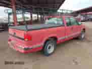 1994 Chevrolet S-10 LS с VIN 1GCCS19Z1R8165553, выставлен на аукционе IAAI как лот 43511404 с пробегом 501 853 миль миль и . История ставок и продаж доступна на DreamBid. Изображение 4.