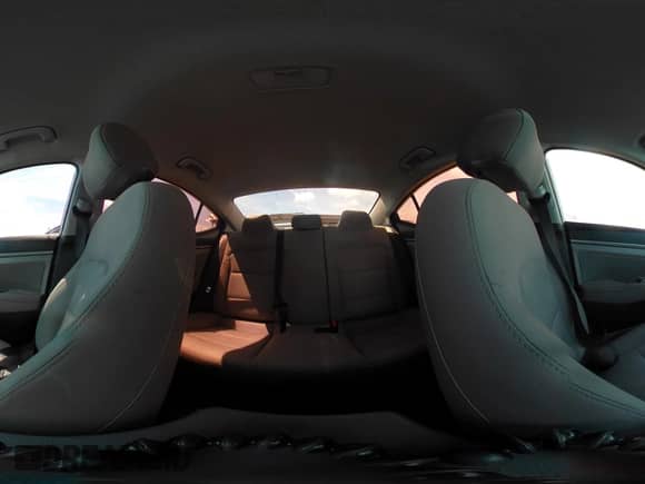 2017 Hyundai Elantra SE z VIN 5NPD84LF4HH146594, wystawiony jako IAAI lot #43242324 z przebiegiem 96 036 mil mil oraz . Historia ofert i sprzedaży dostępna na DreamBid. Obrazek 18.