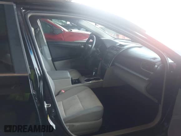 2012 Toyota Camry XLE z VIN 4T1BF1FK2CU110479, wystawiony jako IAAI lot #43311132 z przebiegiem 165 257 mil mil oraz . Historia ofert i sprzedaży dostępna na DreamBid. Obrazek 5.