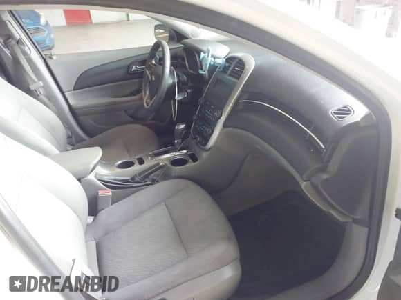 2014 Chevrolet Malibu LS с VIN 1G11B5SL4EF105074, выставлен на аукционе IAAI как лот 43393189 с пробегом 213 691 миль миль и . История ставок и продаж доступна на DreamBid. Изображение 5.