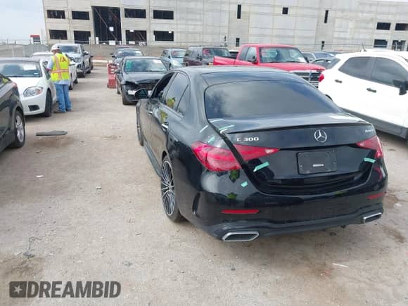 2023 Mercedes-Benz C 300 z VIN W1KAF4GB7PR097128, wystawiony jako IAAI lot #42586565 z przebiegiem Nie podano mil oraz . Historia ofert i sprzedaży dostępna na DreamBid. Obrazek 3.
