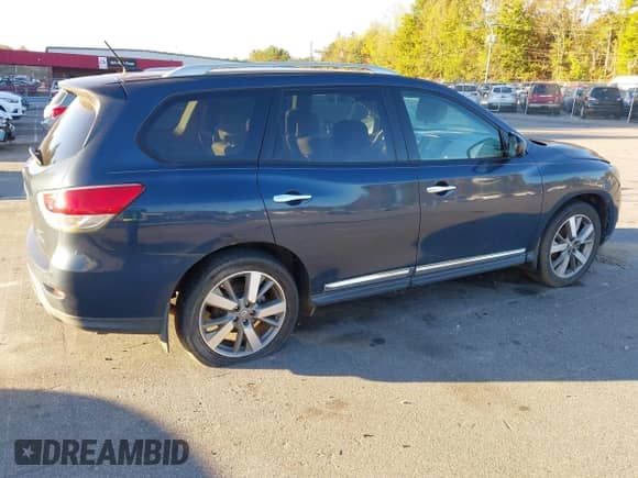 2014 Nissan Pathfinder SL with VIN 5N1AR2MM3EC714449, listed as a IAAI auction lot 43474291 with 149,396 mi miles and . Bid and sale history available at DreamBid. Image 4.