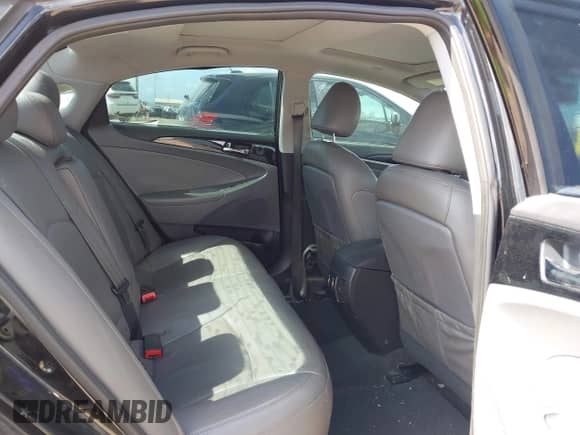 2013 Hyundai Sonata Limited z VIN 5NPEC4AC8DH790170, wystawiony jako IAAI lot #42802532 z przebiegiem 119 776 mil mil oraz . Historia ofert i sprzedaży dostępna na DreamBid. Obrazek 8.