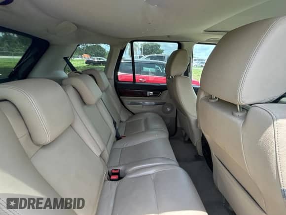 2010 Land Rover Range Rover Sport HSE with VIN SALSF2D41AA251579, listed as a Copart auction lot 59035625 with 243,104 mi miles and Clean title. Bid and sale history available at DreamBid. Image 6.