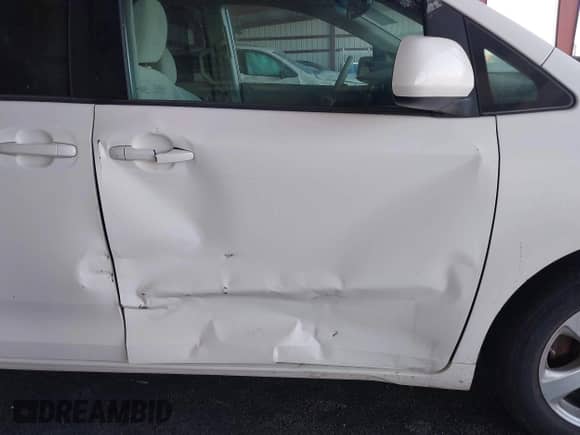 2011 Toyota Sienna LE AAS with VIN 5TDKK3DCXBS067004, listed as a IAAI auction lot 43246241 with 235,718 mi miles and . Bid and sale history available at DreamBid. Image 6.