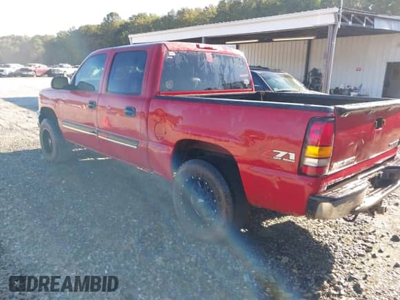 2004 Chevrolet Silverado 1500 Z71 z VIN 2GCEK13T941326949, wystawiony jako IAAI lot #43480012 z przebiegiem 321 825 mil mil oraz . Historia ofert i sprzedaży dostępna na DreamBid. Obrazek 3.