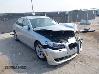 2011 BMW 5 Series 528i с VIN WBAFR1C56BDV76505, выставлен на аукционе IAAI как лот 43082976 с пробегом 97 995 миль миль и . История ставок и продаж доступна на DreamBid. Изображение 1.