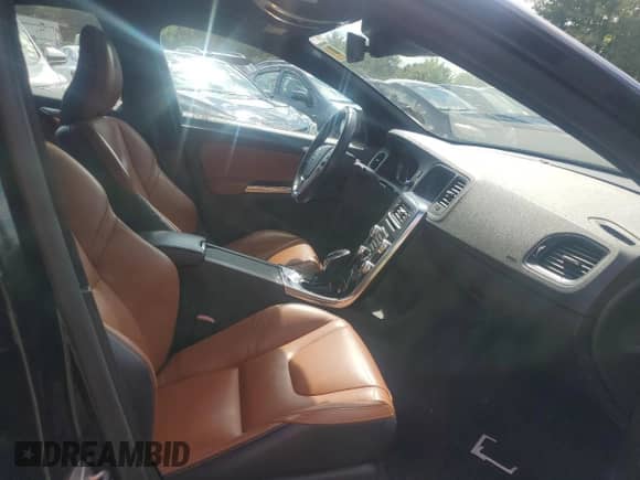 2015 Volvo S60 T5 Premier с VIN YV1612TK1F1349343, выставлен на аукционе Copart как лот 80940475 с пробегом 142 645 миль миль и Чистый • Clean title. История ставок и продаж доступна на DreamBid. Изображение 5.