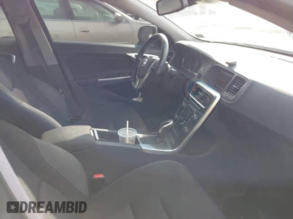 2015 Volvo S60 с VIN YV126MFA6F1311511, выставлен на аукционе IAAI как лот 41696723 с пробегом 136 780 миль миль и . История ставок и продаж доступна на DreamBid. Изображение 5.