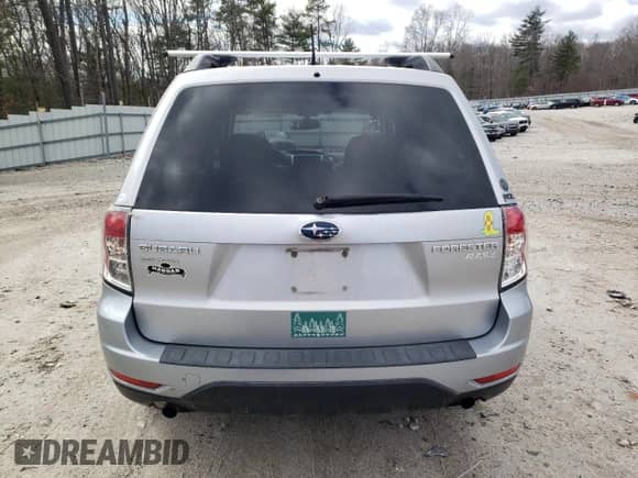 2012 Subaru Forester X Premium z VIN JF2SHADC3CG469401, wystawiony jako Copart lot #49228085 z przebiegiem 118 508 mil mil oraz Czysty tytuł • Clean title. Historia ofert i sprzedaży dostępna na DreamBid. Obrazek 6.