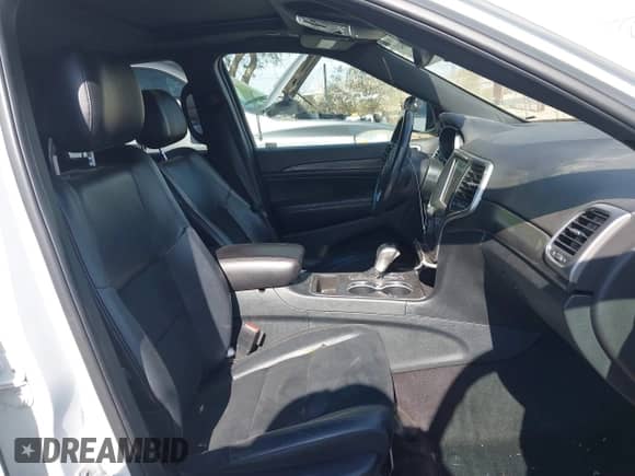 2018 Jeep Grand Cherokee Altitude z VIN 1C4RJFAG3JC204164, wystawiony jako IAAI lot #42940843 z przebiegiem 147 597 mil mil oraz . Historia ofert i sprzedaży dostępna na DreamBid. Obrazek 5.