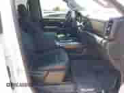 2024 Chevrolet Silverado 1500 LT Trail Boss z VIN 3GCUDFED5RG269642, wystawiony jako IAAI lot #42652273 z przebiegiem 25 972 mil mil oraz . Historia ofert i sprzedaży dostępna na DreamBid. Obrazek 5.
