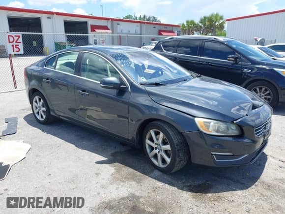 2016 Volvo S60 T5 Drive-E Premier z VIN YV126MFK9G2397028, wystawiony jako IAAI lot #42593825 z przebiegiem 67 080 mil mil oraz . Historia ofert i sprzedaży dostępna na DreamBid. Obrazek 1.